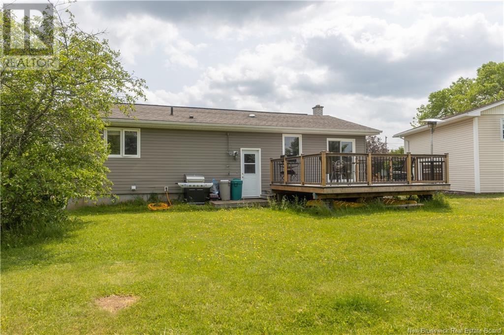 32 Morningside Drive, Moncton, New Brunswick  E1G 1N8 - Photo 2 - NB120928