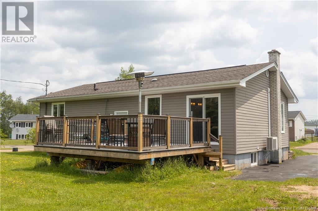 32 Morningside Drive, Moncton, New Brunswick  E1G 1N8 - Photo 3 - NB120928