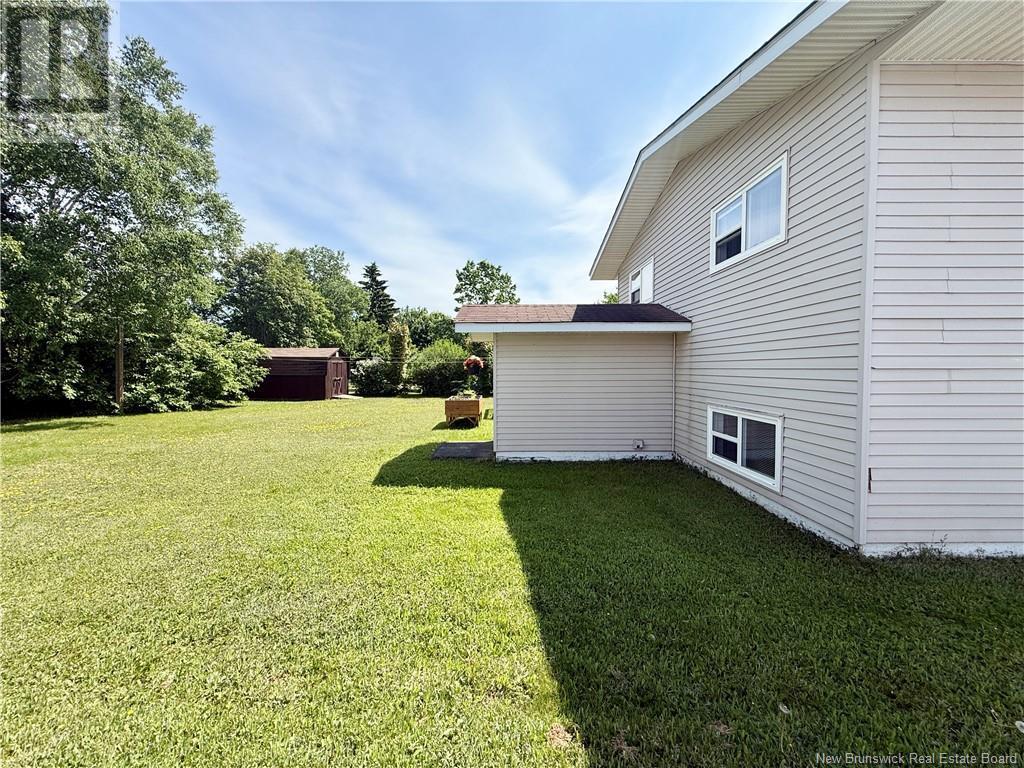 860 Duncan Court, Bathurst, New Brunswick  E2A 2V4 - Photo 35 - NB120905