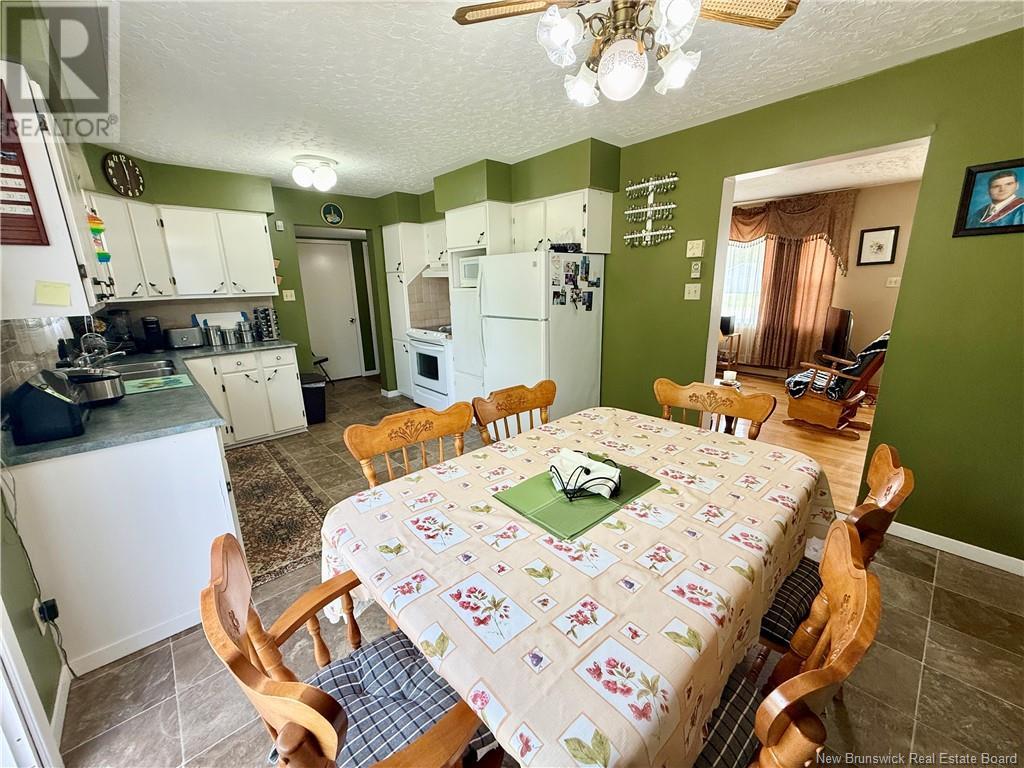 860 Duncan Court, Bathurst, New Brunswick  E2A 2V4 - Photo 6 - NB120905