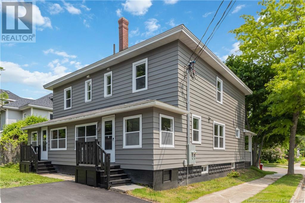 74 West, Moncton, New Brunswick  E1E 3N7 - Photo 2 - NB120878
