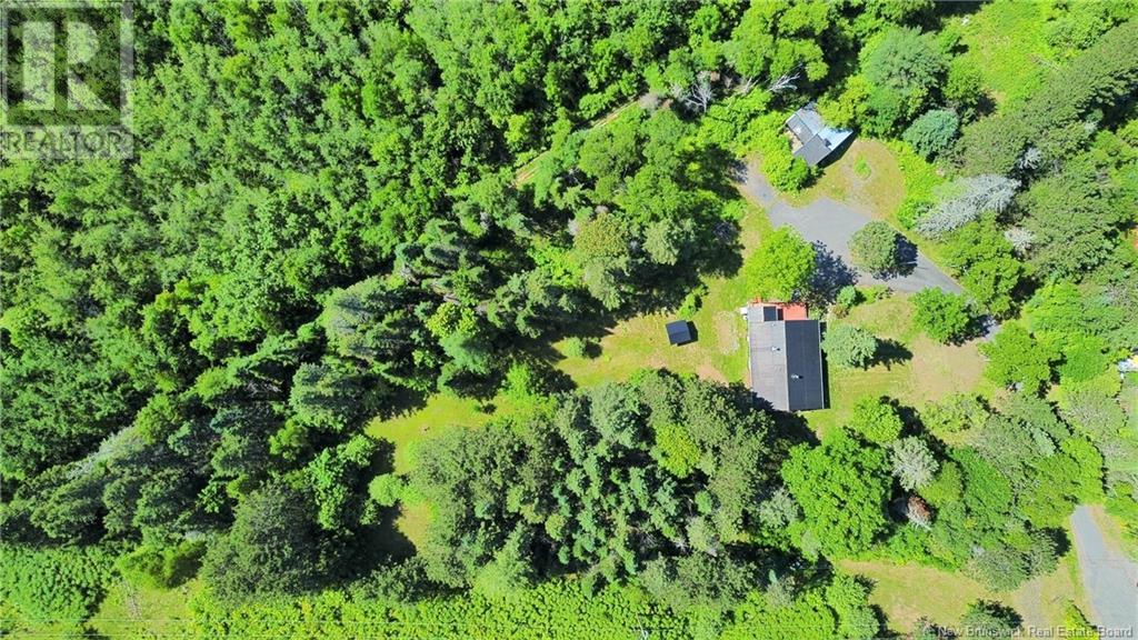34 Robinson Drive, Grafton, New Brunswick  E7N 1G6 - Photo 7 - NB120913