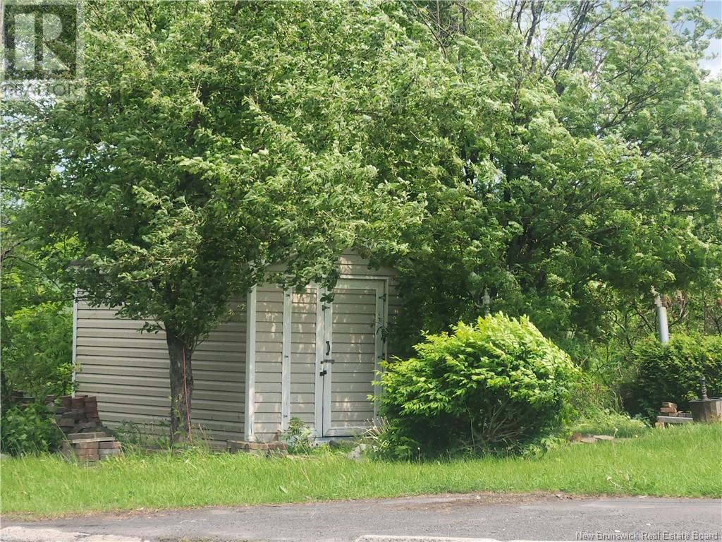 758 St-Francois Street, Edmundston, New Brunswick  E3V 1H3 - Photo 3 - NB120794
