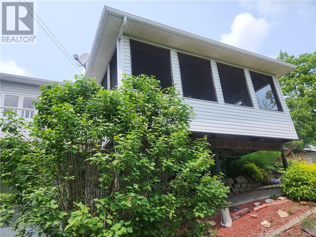 758 St-Francois Street, Edmundston, New Brunswick  E3V 1H3 - Photo 8 - NB120794