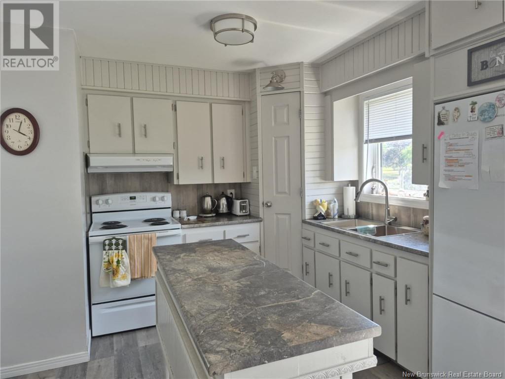 743 Rue Principale, Petit-Rocher, New Brunswick  E8J 1C8 - Photo 6 - NB118251