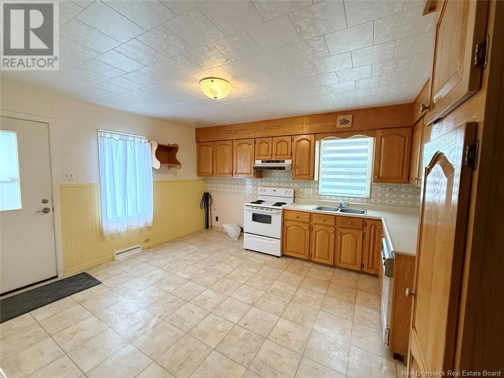 50 34th Avenue, Edmundston, New Brunswick  E3V 2T2 - Photo 2 - NB121019