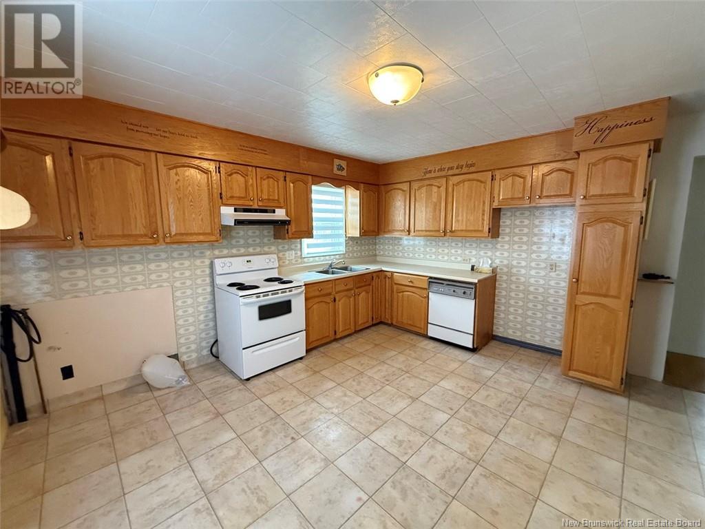 50 34th Avenue, Edmundston, New Brunswick  E3V 2T2 - Photo 3 - NB121019