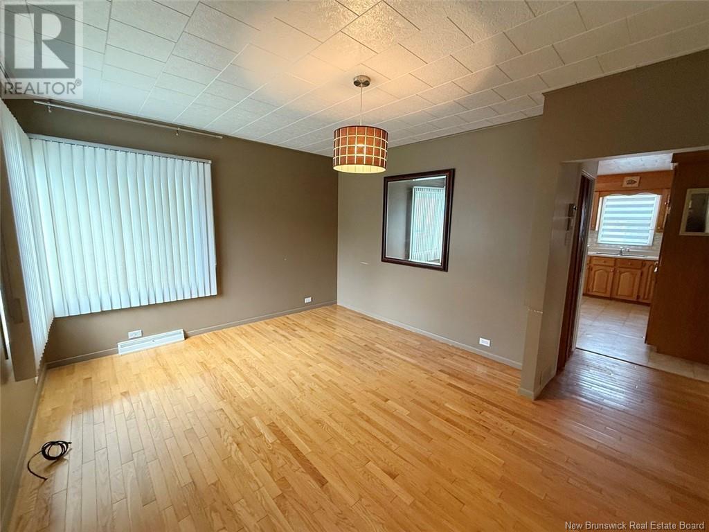 50 34th Avenue, Edmundston, New Brunswick  E3V 2T2 - Photo 4 - NB121019