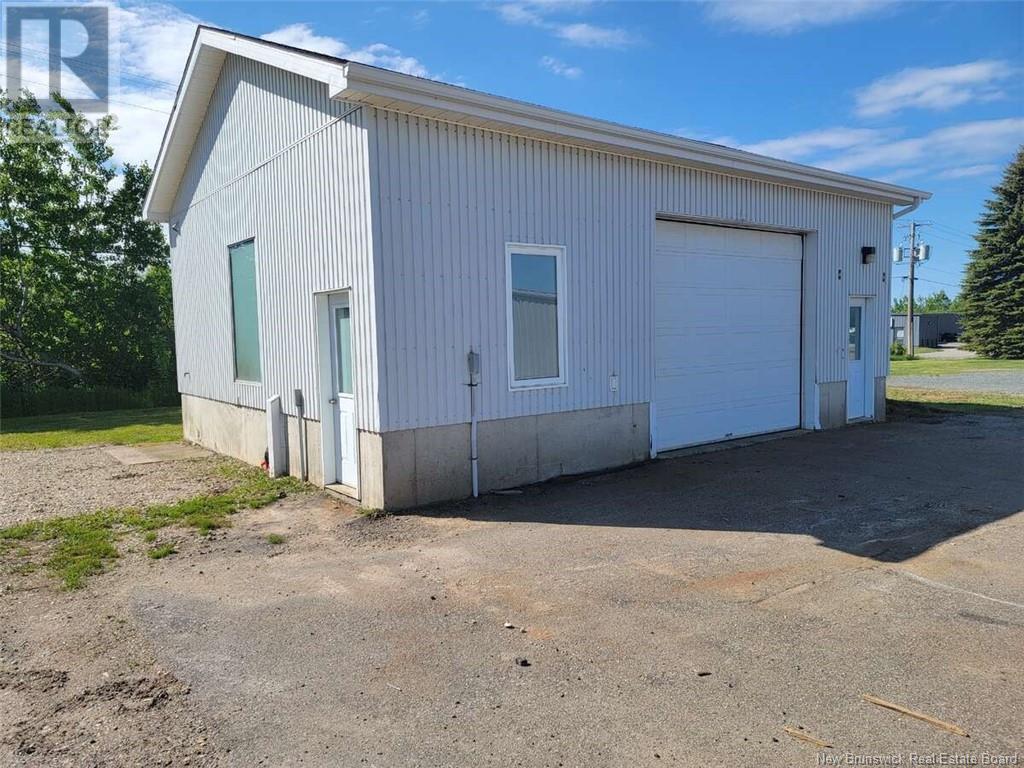 1780 Connolly Avenue, Bathurst, New Brunswick  E2A 4W7 - Photo 5 - NB121052