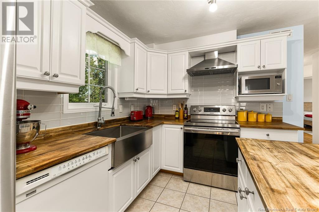 141 Theriault, Dieppe, New Brunswick  E1A 8B1 - Photo 12 - NB121031