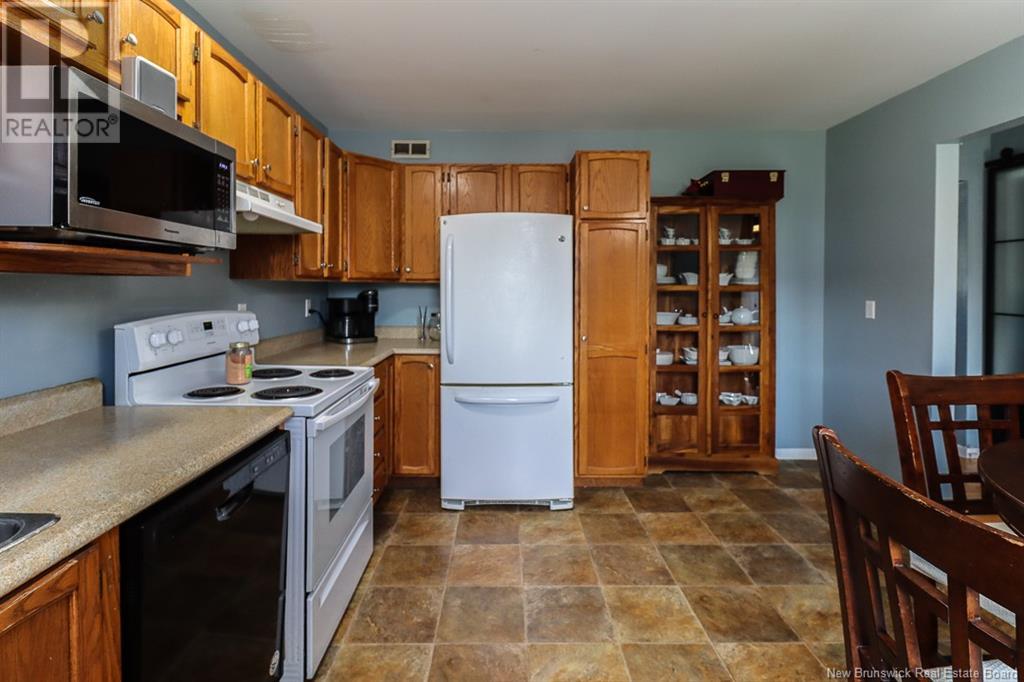 30 Meadowland Terrace, Saint John, New Brunswick  E2M 5S2 - Photo 10 - NB121055