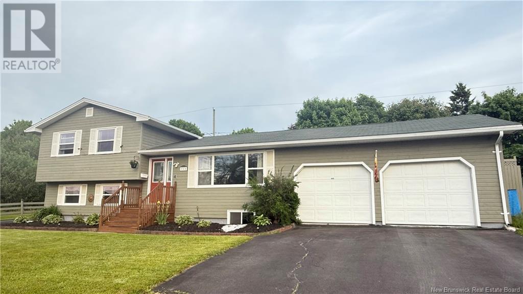 950 Mollins Drive, Saint John, New Brunswick  E2M 4L8 - Photo 2 - NB121021