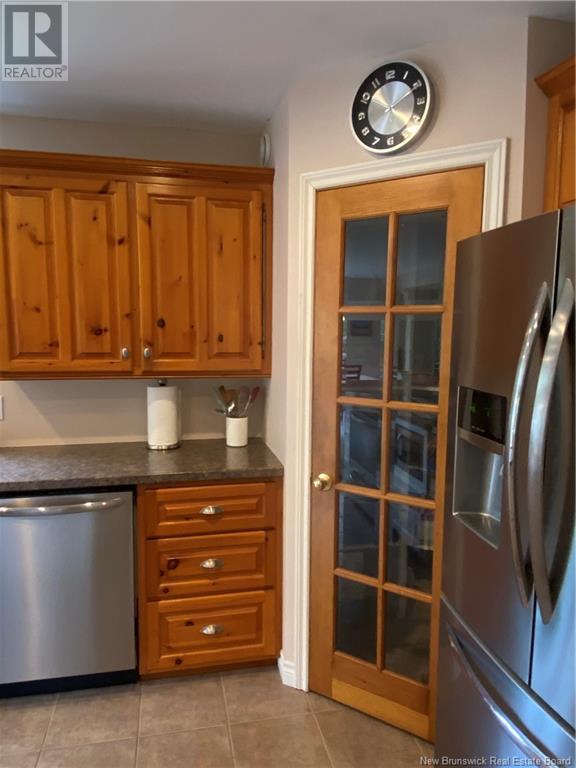 982 Kennebecasis Drive, Saint John, New Brunswick  E2K 5A9 - Photo 4 - NB120986