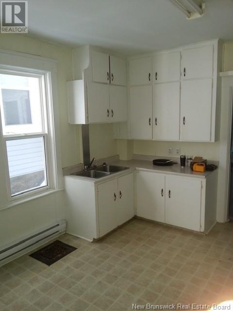 52-58 Pleasant Avenue, Sussex, New Brunswick  E4E 1X7 - Photo 10 - NB120902