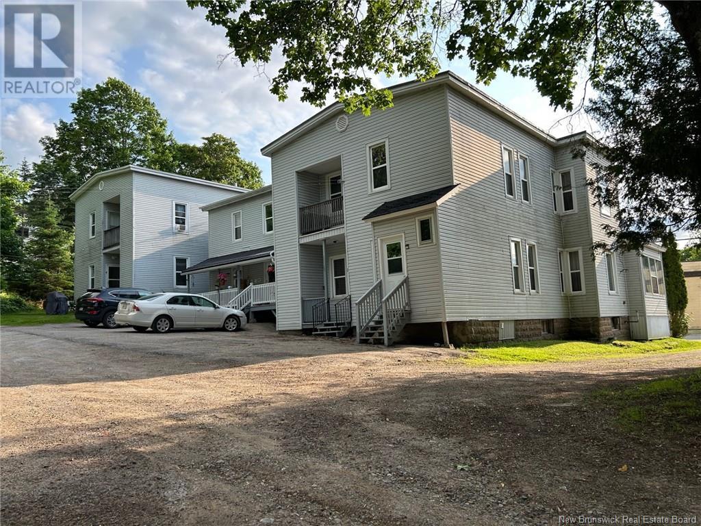 52-58 Pleasant Avenue, Sussex, New Brunswick  E4E 1X7 - Photo 3 - NB120902
