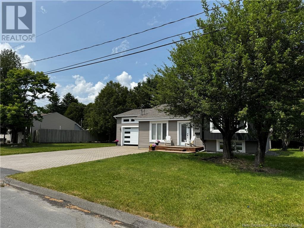 33 BossÉ Avenue, Edmundston, New Brunswick  E3V 3Z8 - Photo 2 - NB121102
