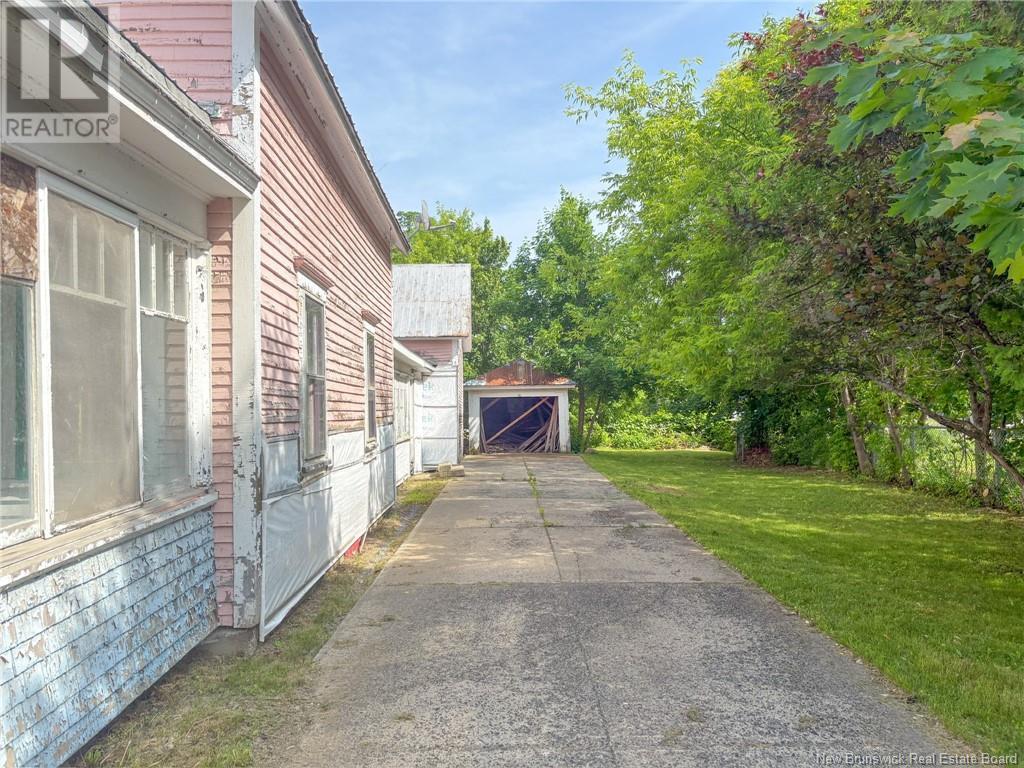 157 Broadway Street, Woodstock, New Brunswick  E7M 1B6 - Photo 4 - NB120753