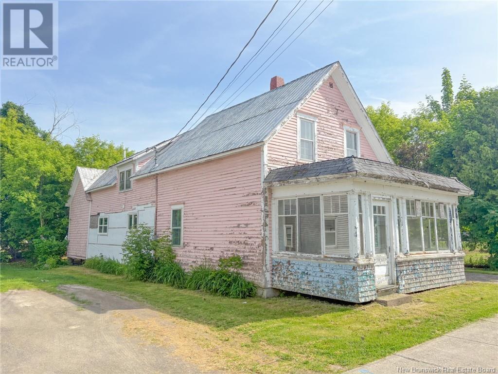 157 Broadway Street, Woodstock, New Brunswick  E7M 1B6 - Photo 44 - NB120753