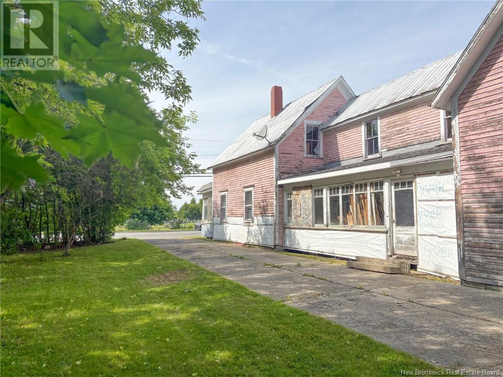 157 Broadway Street, Woodstock, New Brunswick  E7M 1B6 - Photo 46 - NB120753
