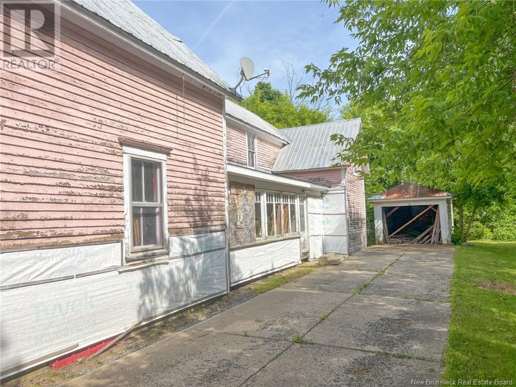 157 Broadway Street, Woodstock, New Brunswick  E7M 1B6 - Photo 5 - NB120753