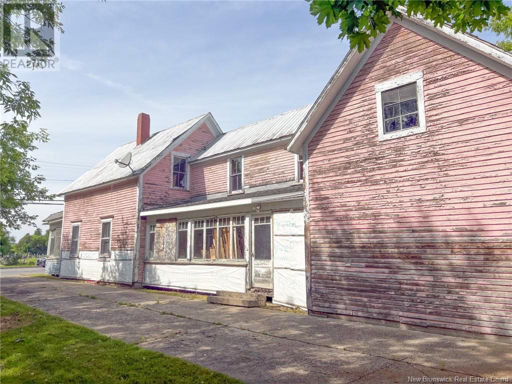157 Broadway Street, Woodstock, New Brunswick  E7M 1B6 - Photo 6 - NB120753