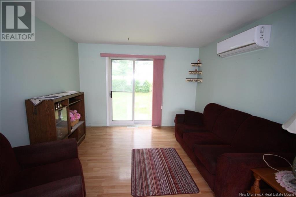 556 Emblem Court, Oromocto, New Brunswick  E3V 1H7 - Photo 2 - NB121164
