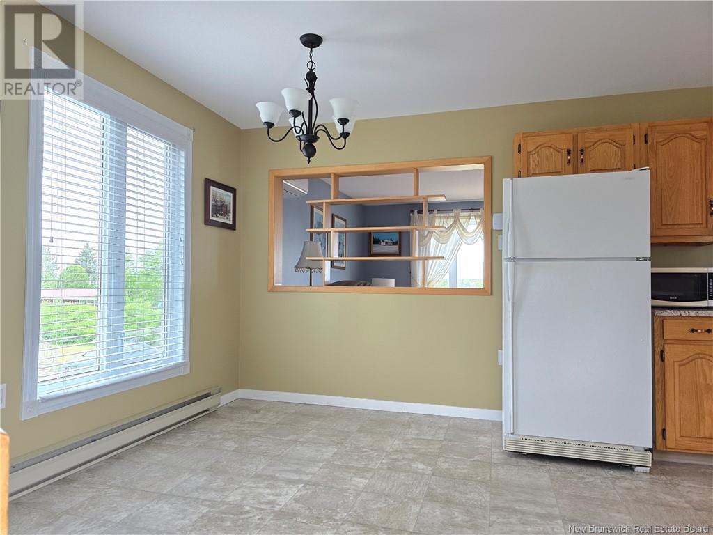 225 Roche, Bathurst, New Brunswick  E2A 3E7 - Photo 11 - NB121025