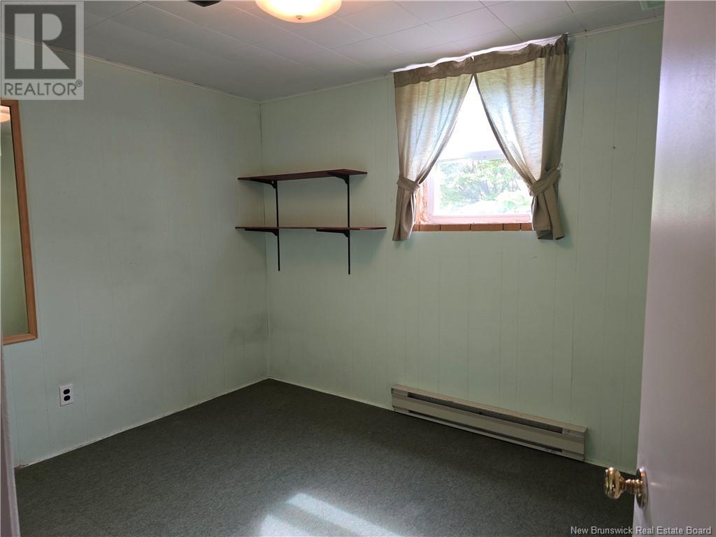 225 Roche, Bathurst, New Brunswick  E2A 3E7 - Photo 33 - NB121025