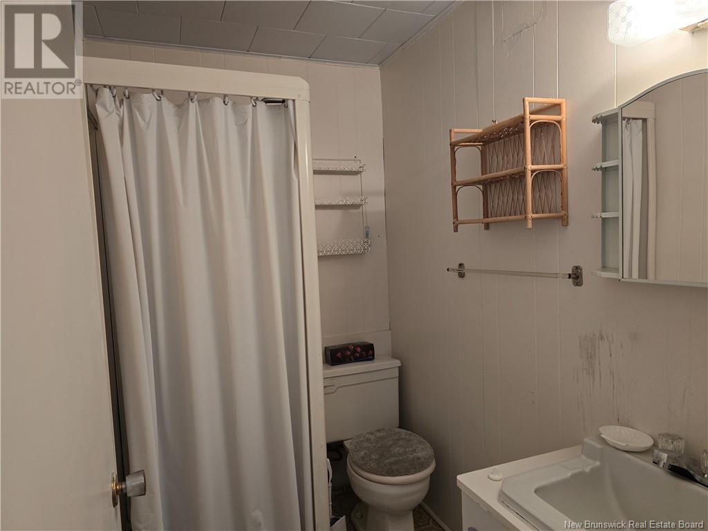 225 Roche, Bathurst, New Brunswick  E2A 3E7 - Photo 34 - NB121025