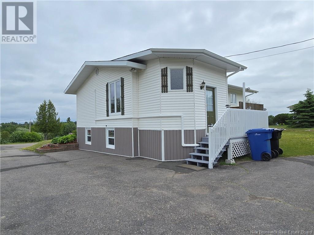 225 Roche, Bathurst, New Brunswick  E2A 3E7 - Photo 9 - NB121025