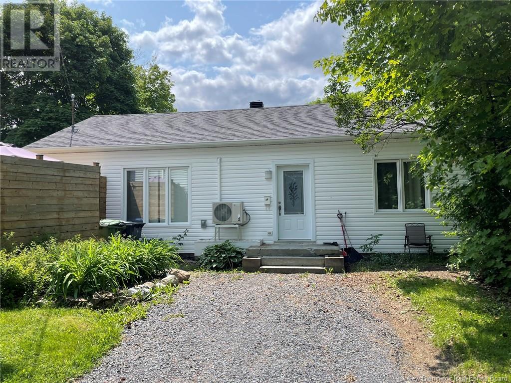 32-34 Bernier, Edmundston, New Brunswick  E3V 1Y5 - Photo 28 - NB121185