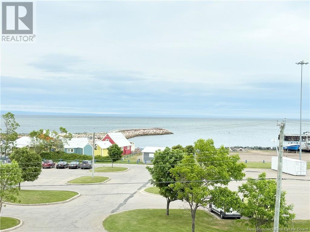 37 St Pierre Boulevard, Caraquet, New Brunswick  E1W 1B6 - Photo 3 - NB121161