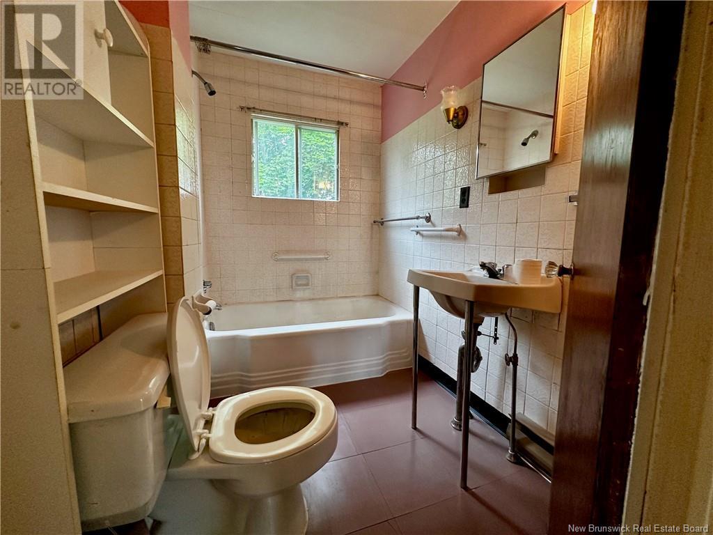 126 Floral Avenue, Sussex, New Brunswick  E4E 1L7 - Photo 29 - NB121149