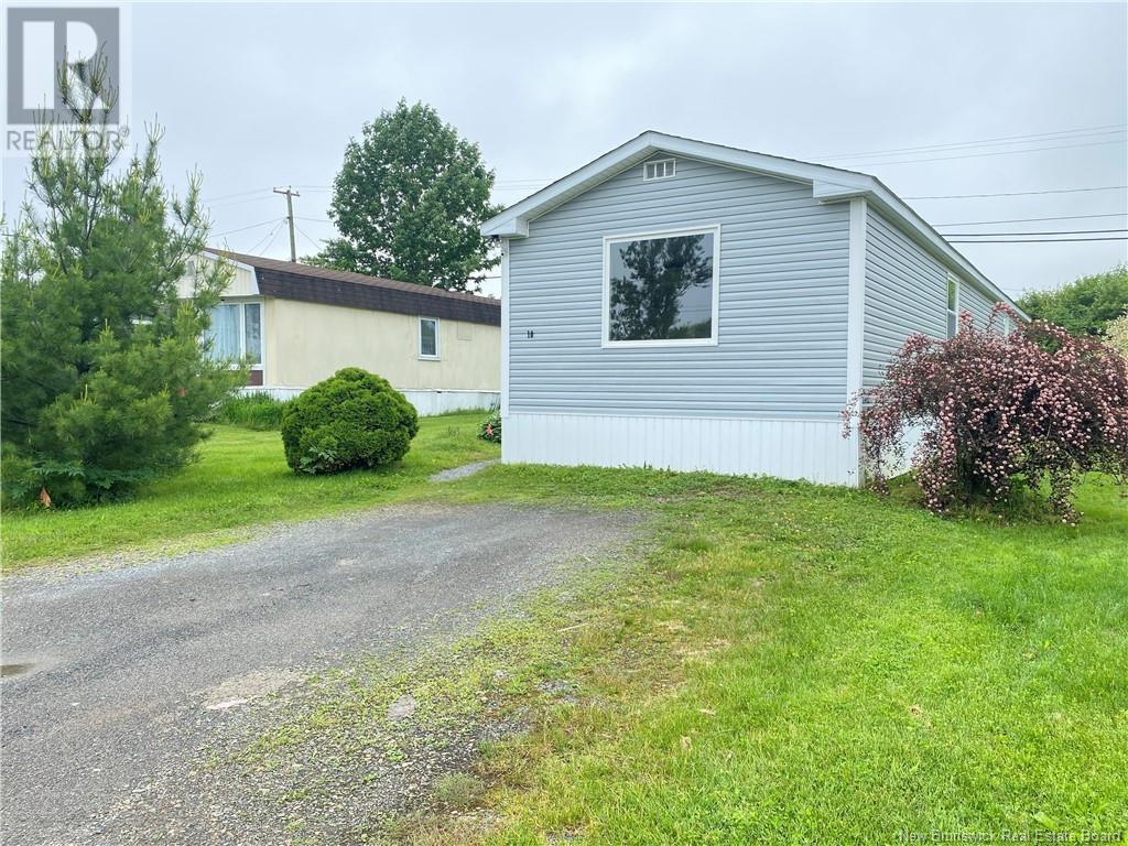 10 Hedgeview Drive, Hanwell, New Brunswick  E3B 6S1 - Photo 2 - NB121038
