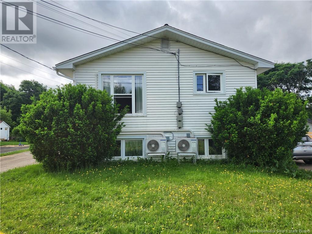 28 Fernwood Avenue, Moncton, New Brunswick  E1A 2W4 - Photo 2 - NB121267
