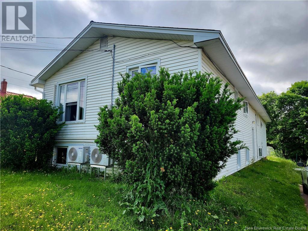 28 Fernwood Avenue, Moncton, New Brunswick  E1A 2W4 - Photo 3 - NB121267