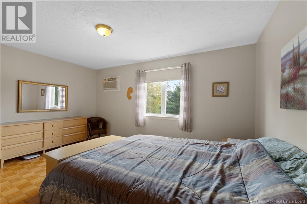 294 Hennessey, Moncton, New Brunswick  E1A 6E5 - Photo 31 - NB121236