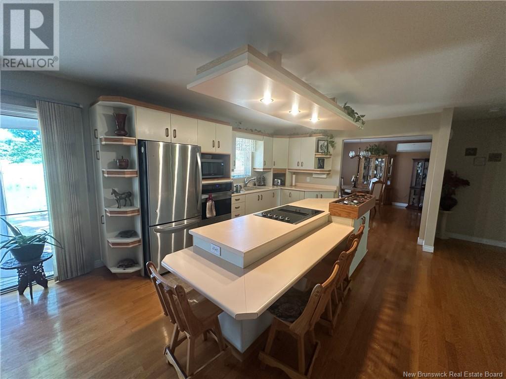 1280 Smith Street, Bathurst, New Brunswick  E2A 3V5 - Photo 10 - NB121326