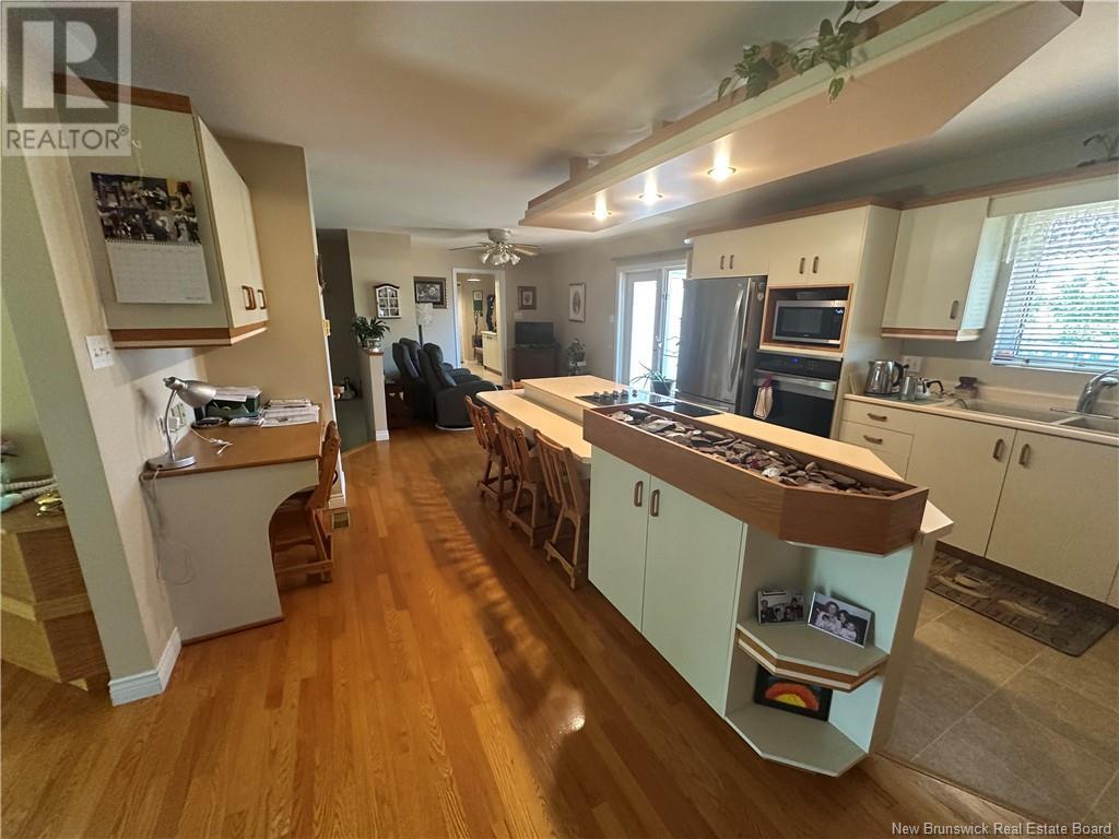 1280 Smith Street, Bathurst, New Brunswick  E2A 3V5 - Photo 11 - NB121326