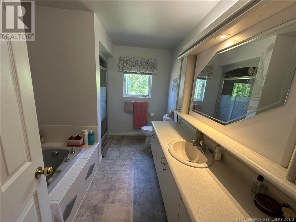 1280 Smith Street, Bathurst, New Brunswick  E2A 3V5 - Photo 13 - NB121326