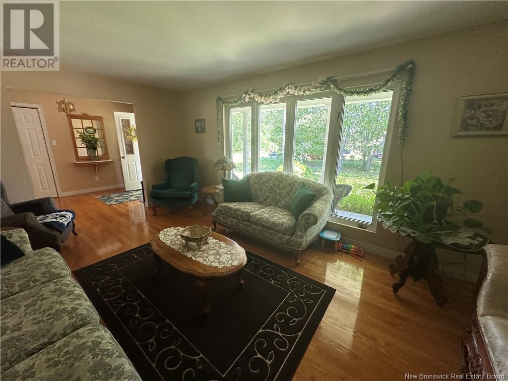 1280 Smith Street, Bathurst, New Brunswick  E2A 3V5 - Photo 23 - NB121326
