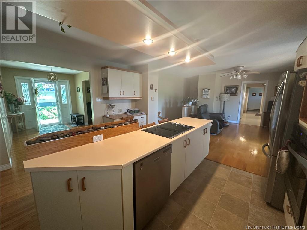 1280 Smith Street, Bathurst, New Brunswick  E2A 3V5 - Photo 24 - NB121326