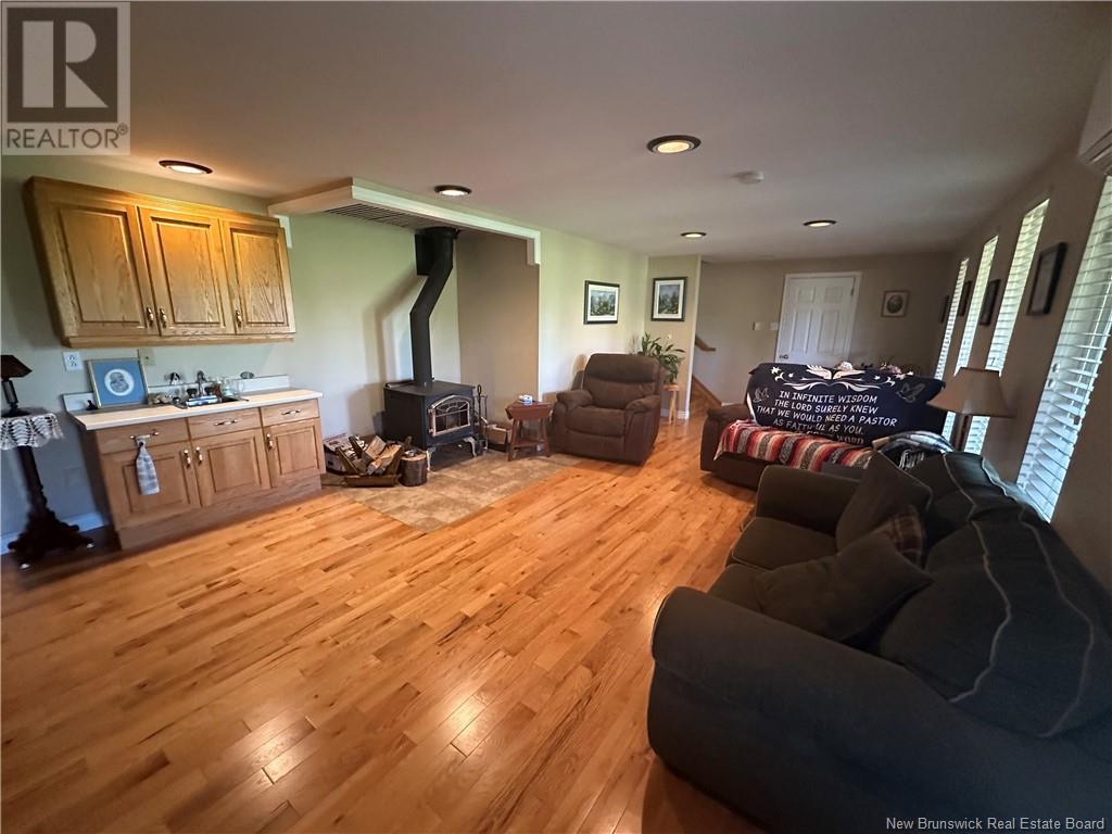 1280 Smith Street, Bathurst, New Brunswick  E2A 3V5 - Photo 29 - NB121326