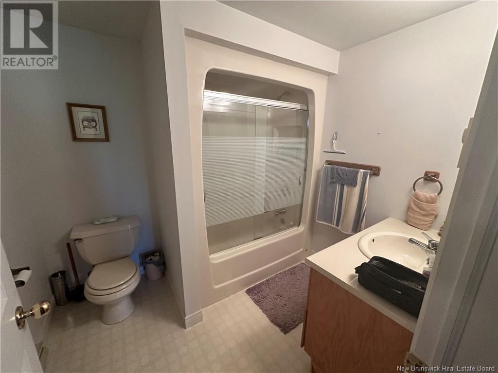 1280 Smith Street, Bathurst, New Brunswick  E2A 3V5 - Photo 31 - NB121326