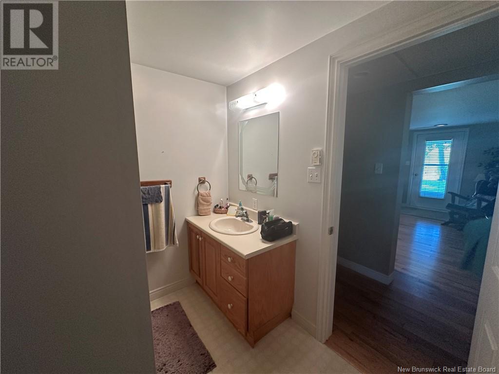 1280 Smith Street, Bathurst, New Brunswick  E2A 3V5 - Photo 32 - NB121326