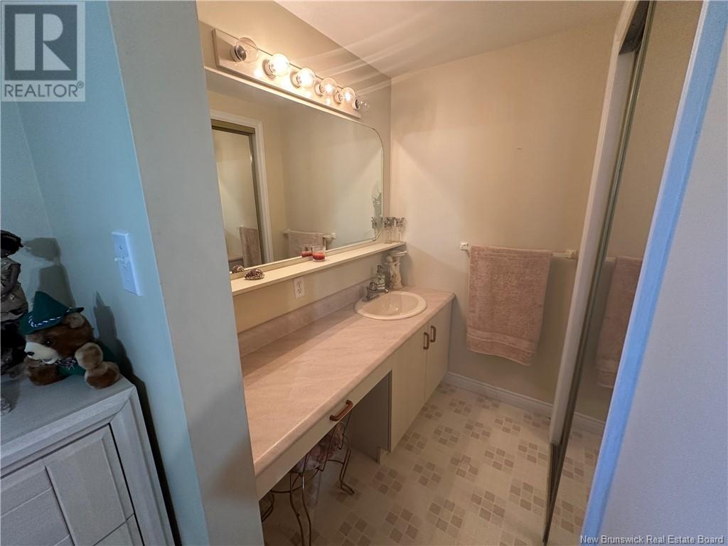 1280 Smith Street, Bathurst, New Brunswick  E2A 3V5 - Photo 35 - NB121326
