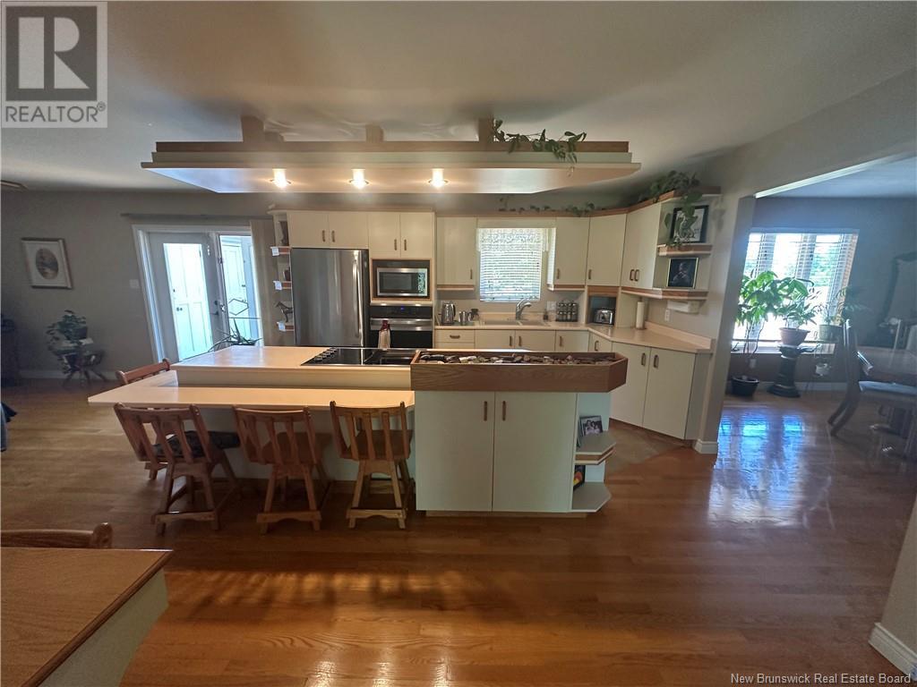 1280 Smith Street, Bathurst, New Brunswick  E2A 3V5 - Photo 8 - NB121326