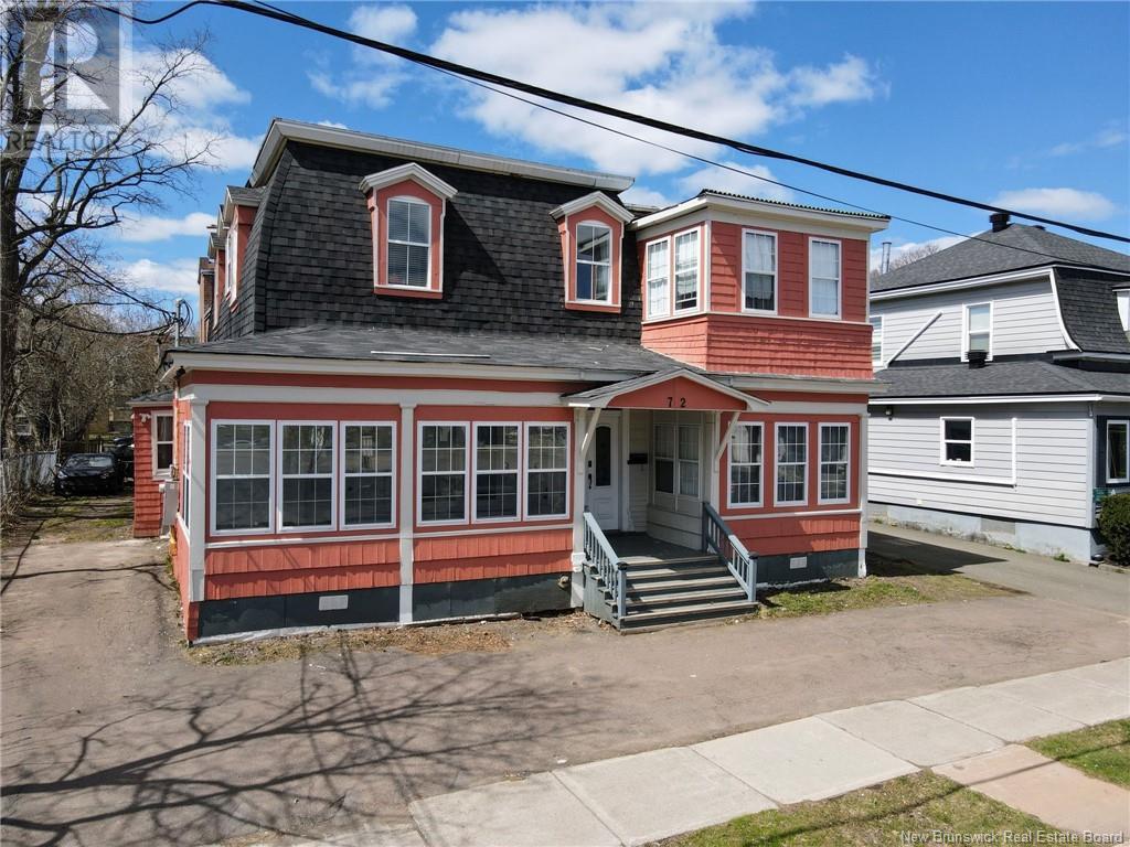 72 Botsford, Moncton, New Brunswick  E1C 4X1 - Photo 2 - NB121404