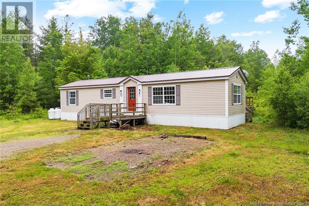 34 Lake Road, South Oromocto Lake, New Brunswick  E5L 2S8 - Photo 2 - NB121508