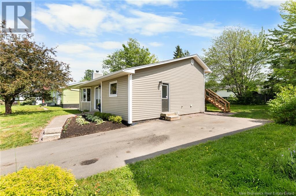 32 Teesdale Street, Moncton, New Brunswick  E1A 5K5 - Photo 2 - NB121439